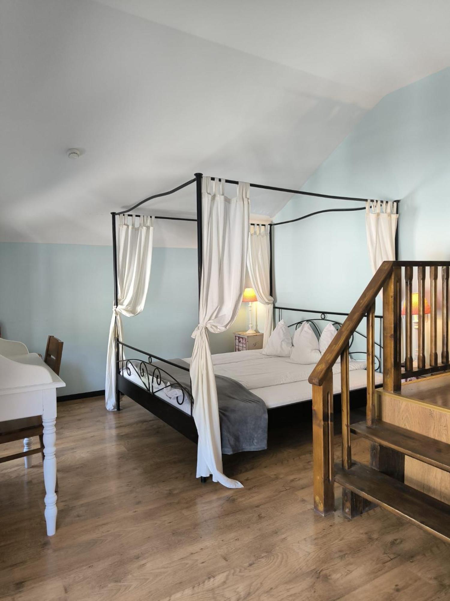 Guest house Castelul Stirbey